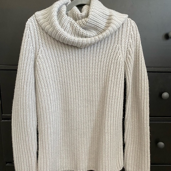 Banana Republic Sweaters - Banana Republic Wool turtleneck sweater